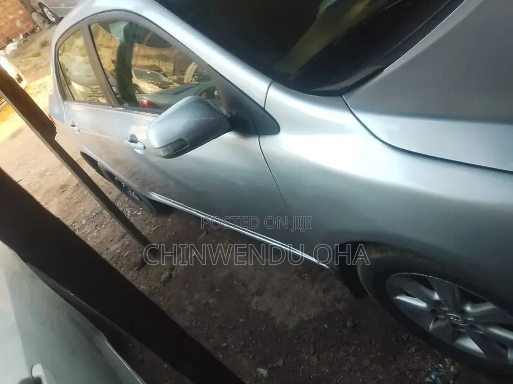 Toyota Corolla 2010 Silver