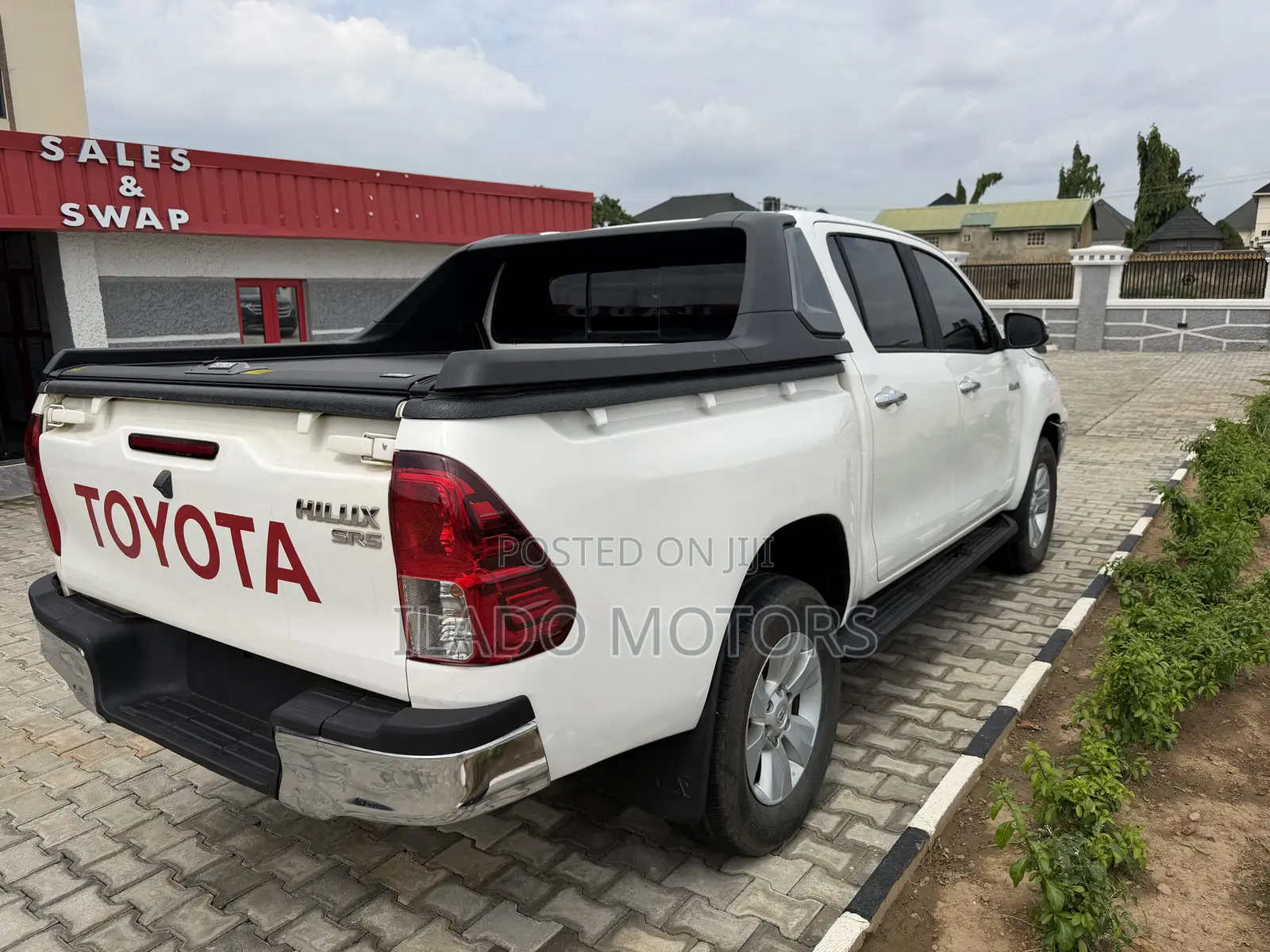Toyota Hilux 2020 White