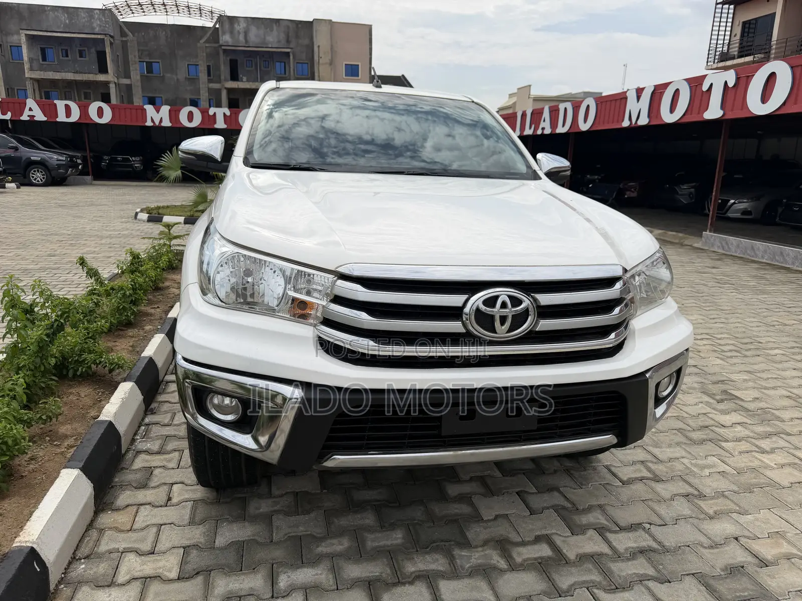 Toyota Hilux 2020 White