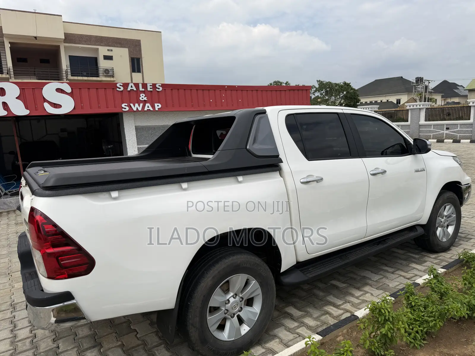Toyota Hilux 2020 White
