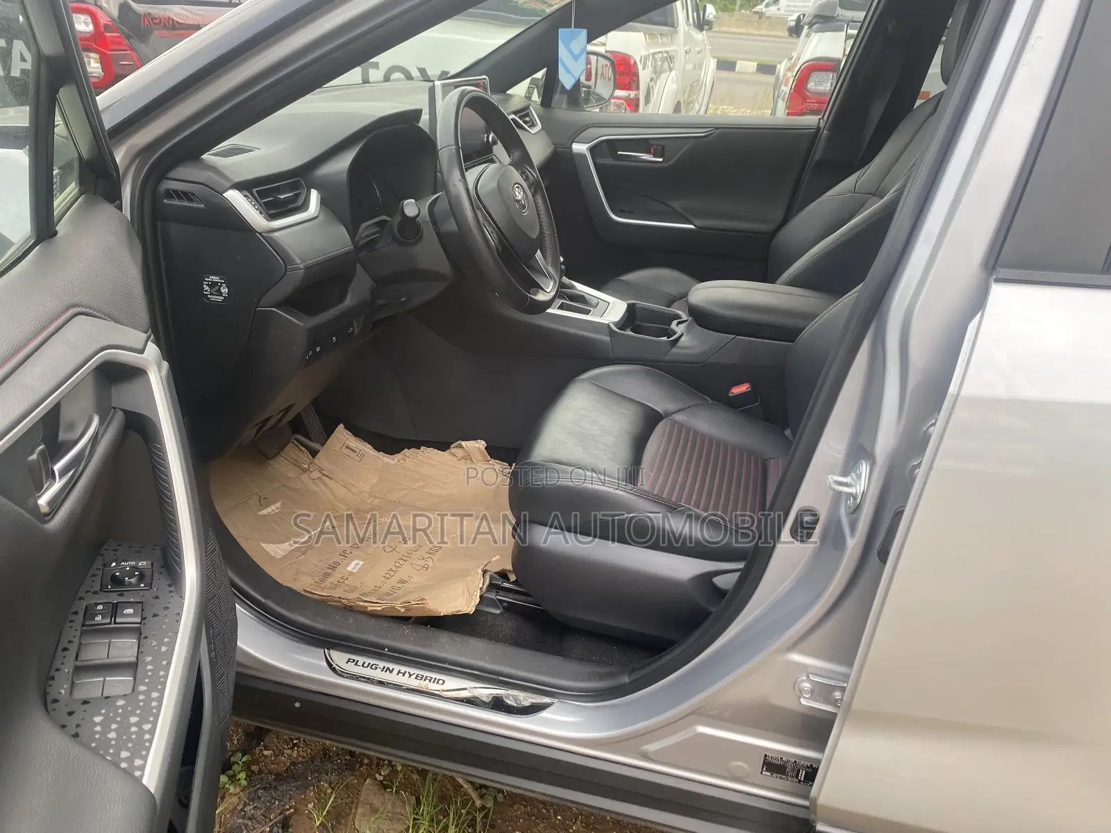 Toyota RAV4 LE 2022 Silver