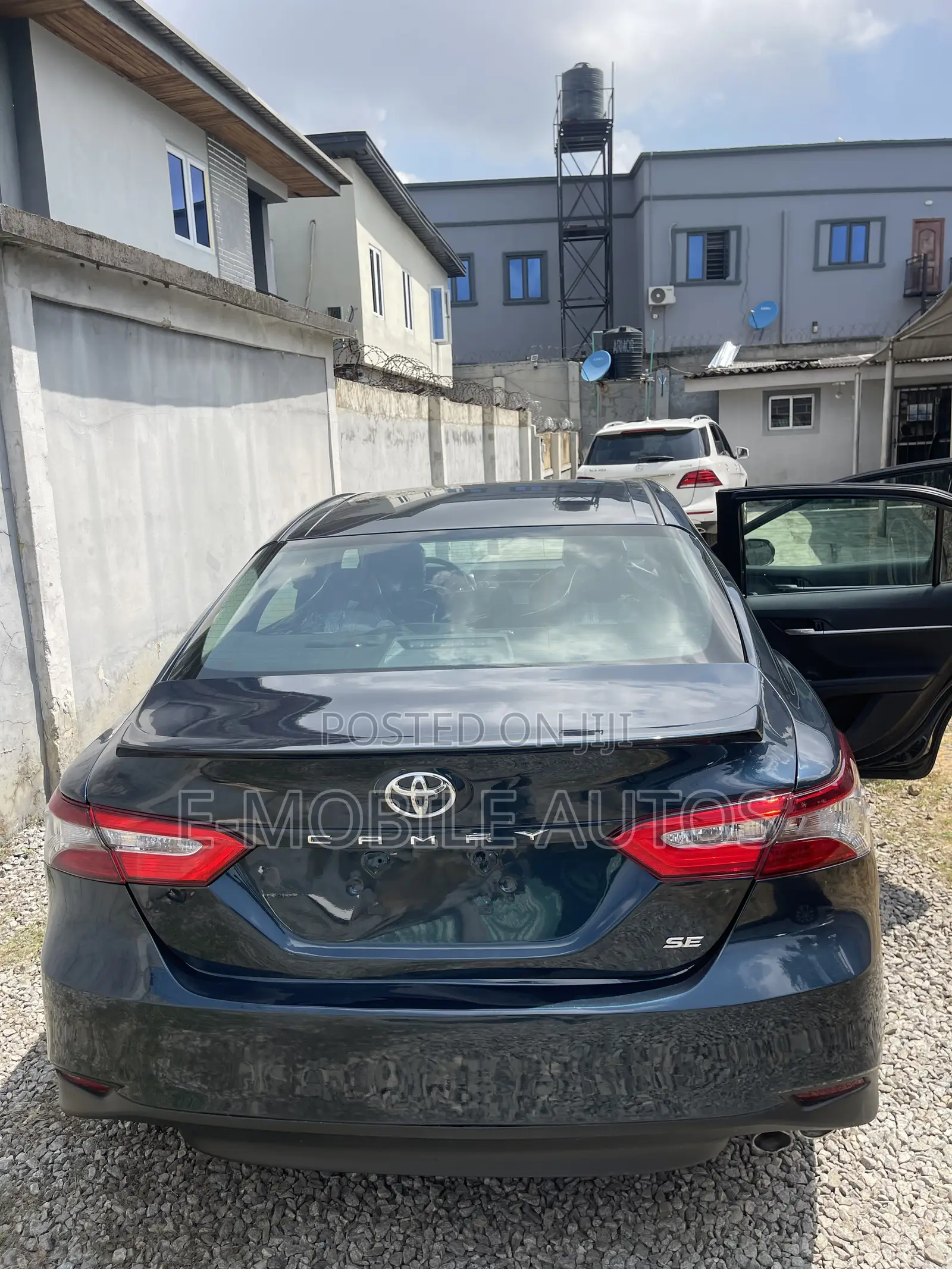 Toyota Camry 2018 Blue