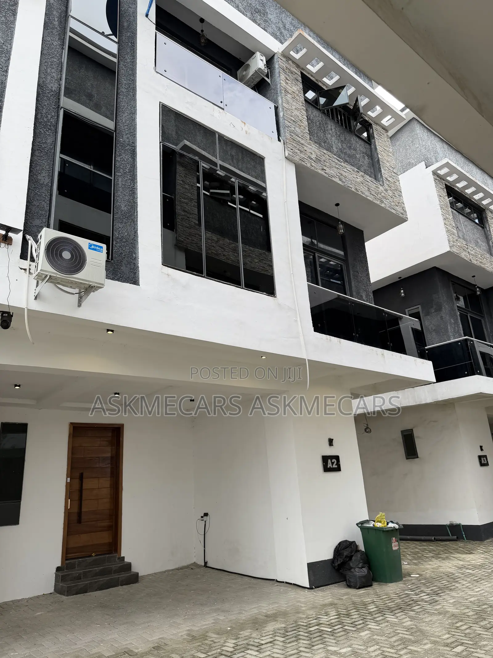 5bdrm Duplex in Adesanya for rent
