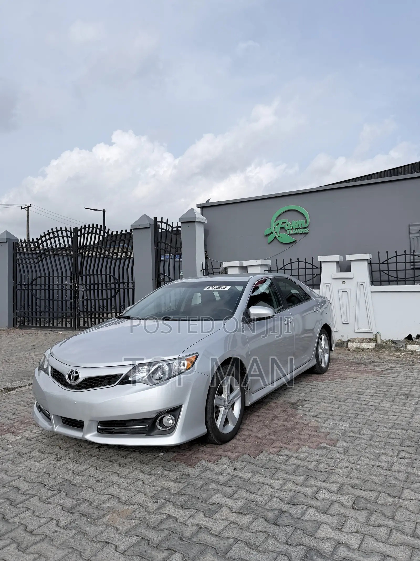 Toyota Camry SE 4dr Sedan (2.5L 4cyl 6A) 2014 Silver