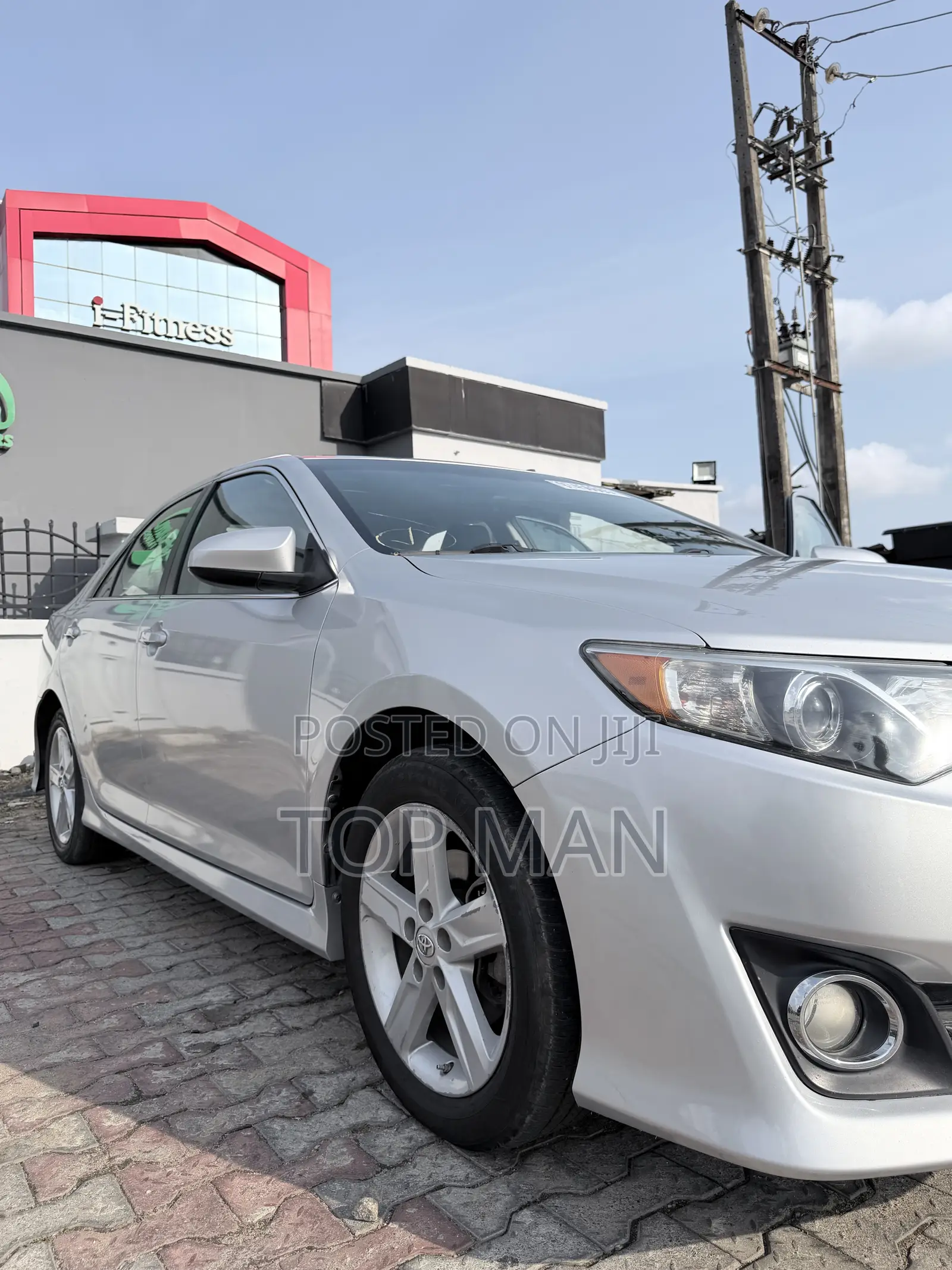 Toyota Camry SE 4dr Sedan (2.5L 4cyl 6A) 2014 Silver