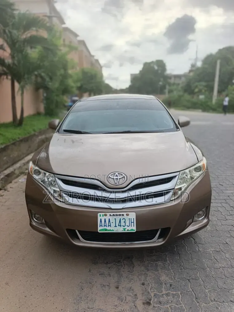 Toyota Venza AWD 2011 Brown