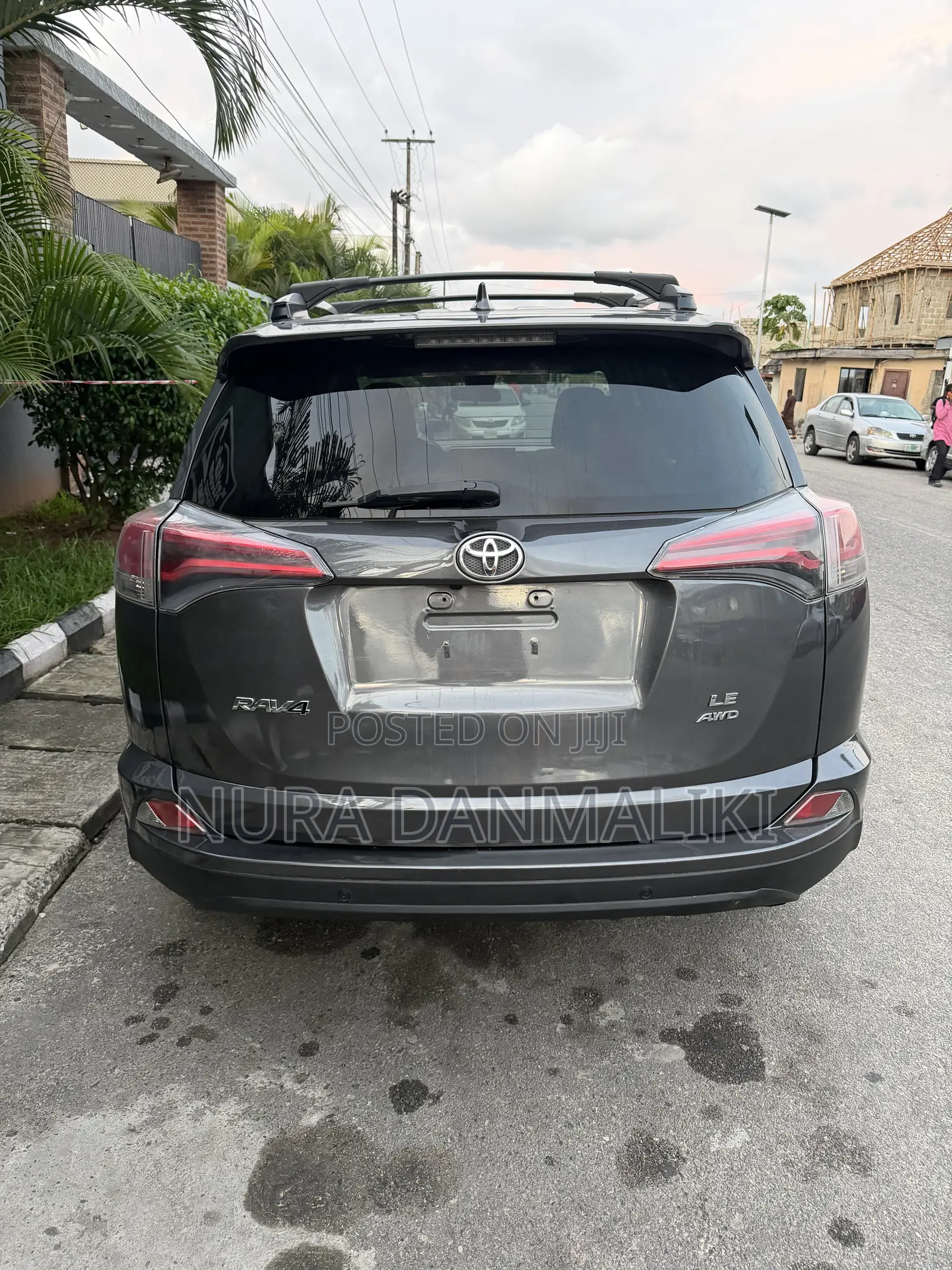 Toyota RAV4 LE FWD (2.5L 4cyl 6A) 2017