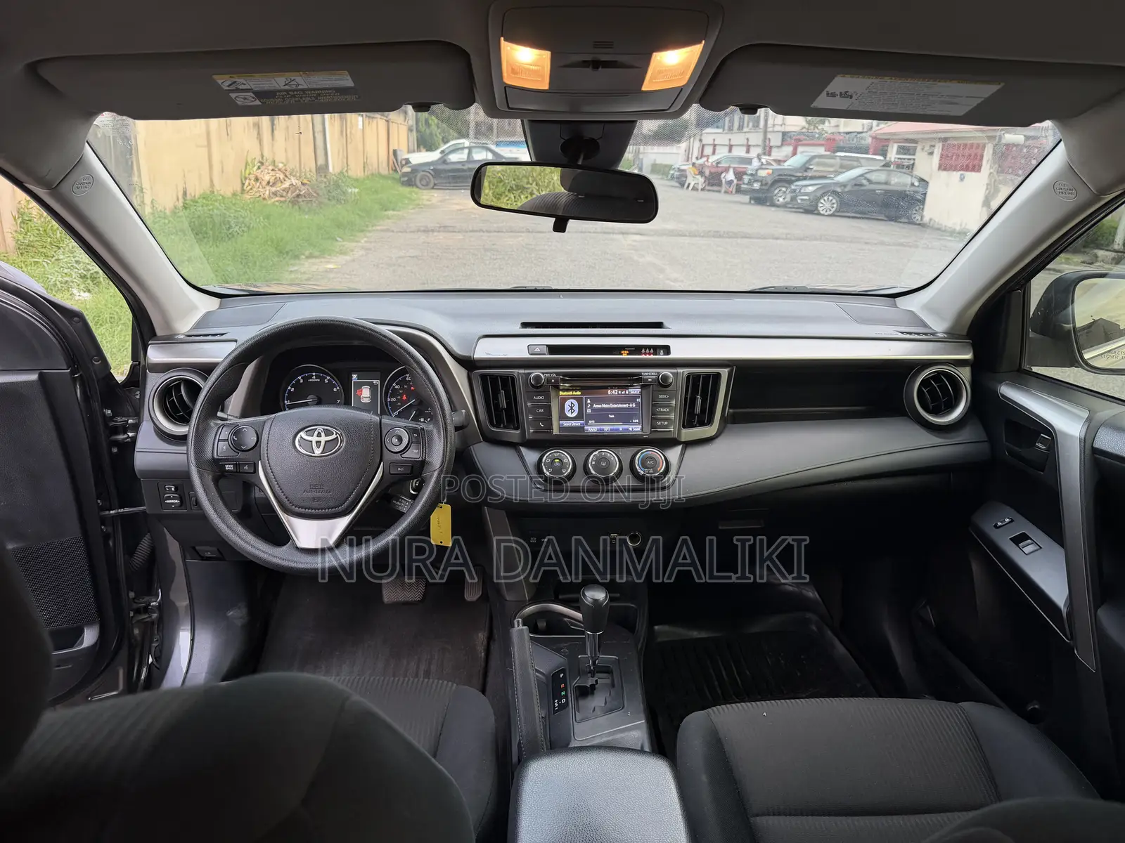 Toyota RAV4 LE FWD (2.5L 4cyl 6A) 2017