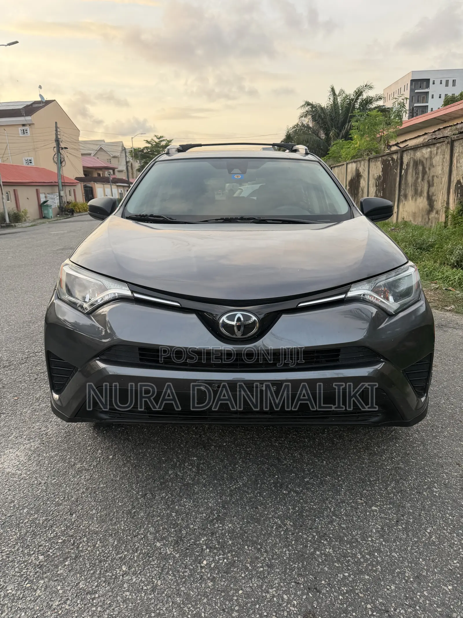 Toyota RAV4 LE FWD (2.5L 4cyl 6A) 2017