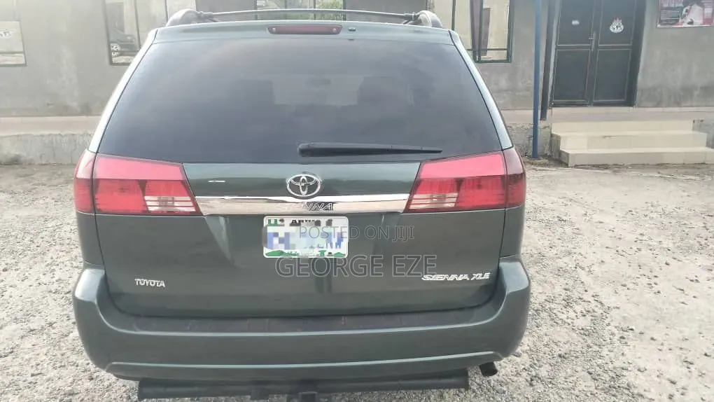 Toyota Sienna 2005 Gray