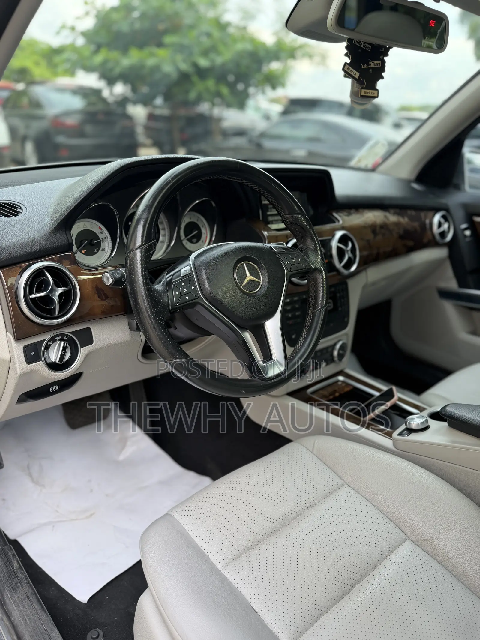 Mercedes-Benz GLK-Class Base GLK 350 4dr AWD 4MATIC (3.5L 6cyl 7A) 2015