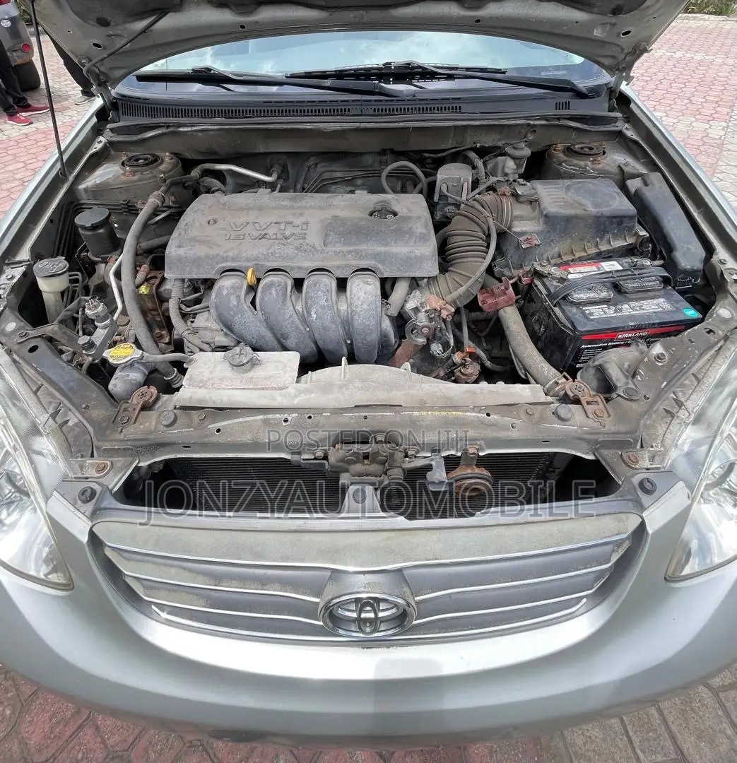 Toyota Corolla 2004 Silver
