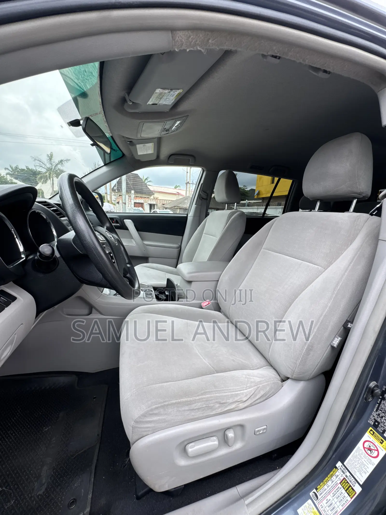 Toyota Highlander SE 2012 Blue