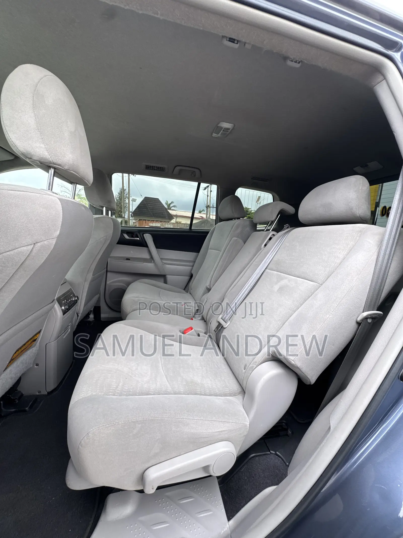 Toyota Highlander SE 2012 Blue