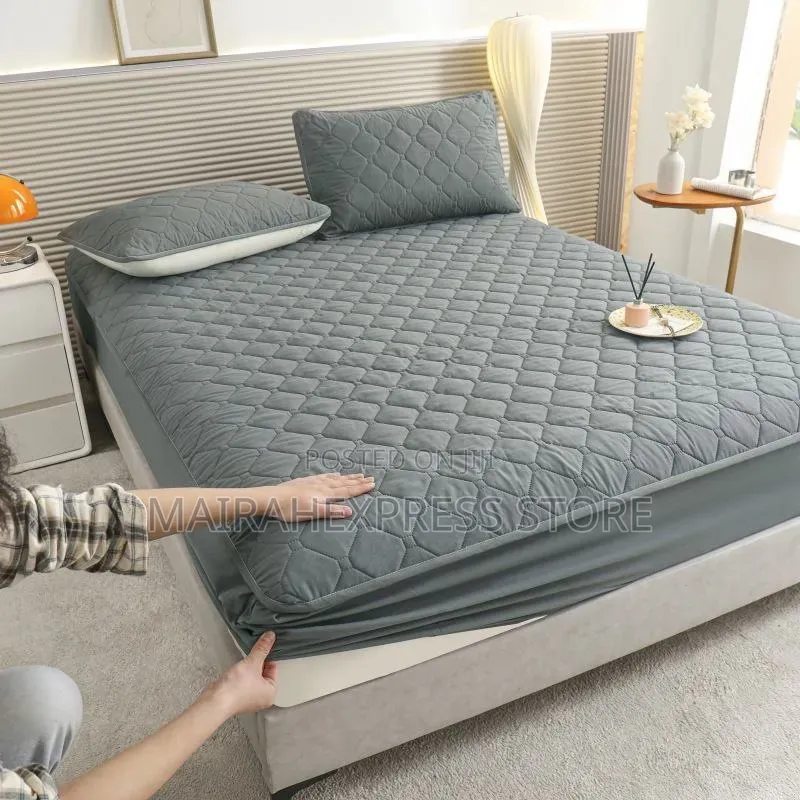 7 by 7 Waterproof Bedsheet Cover With 2 Pillow Case B3s