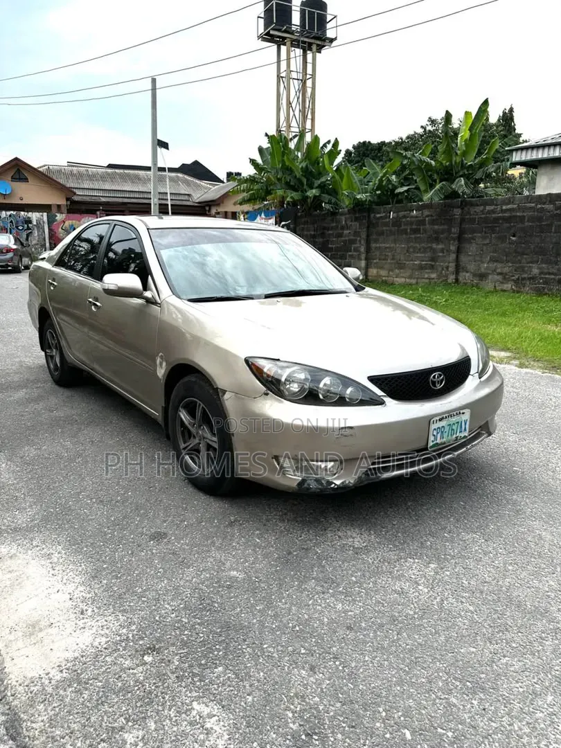 Toyota Camry 2006 Gold