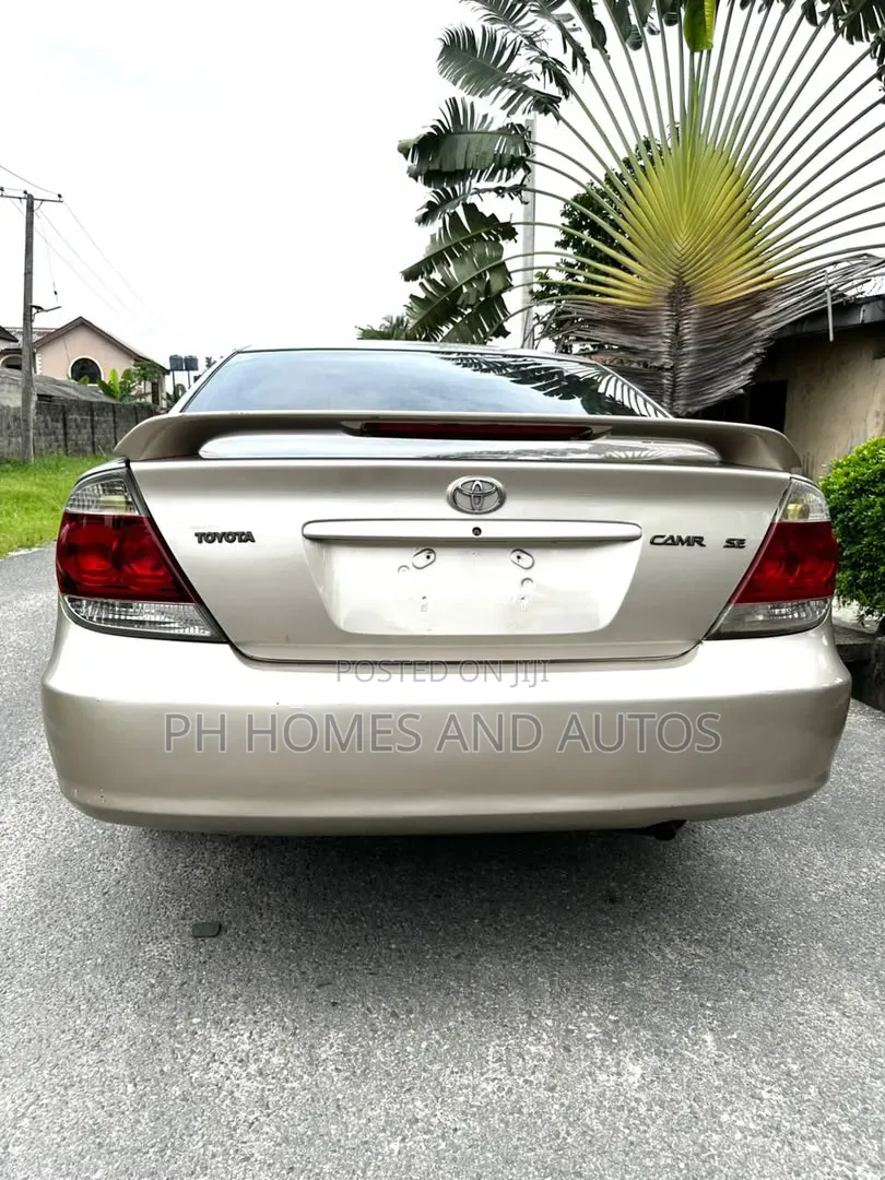 Toyota Camry 2006 Gold