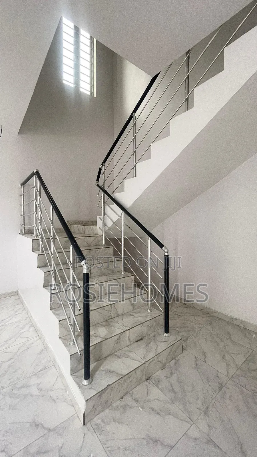 5bdrm Duplex in Ikota Gra for rent