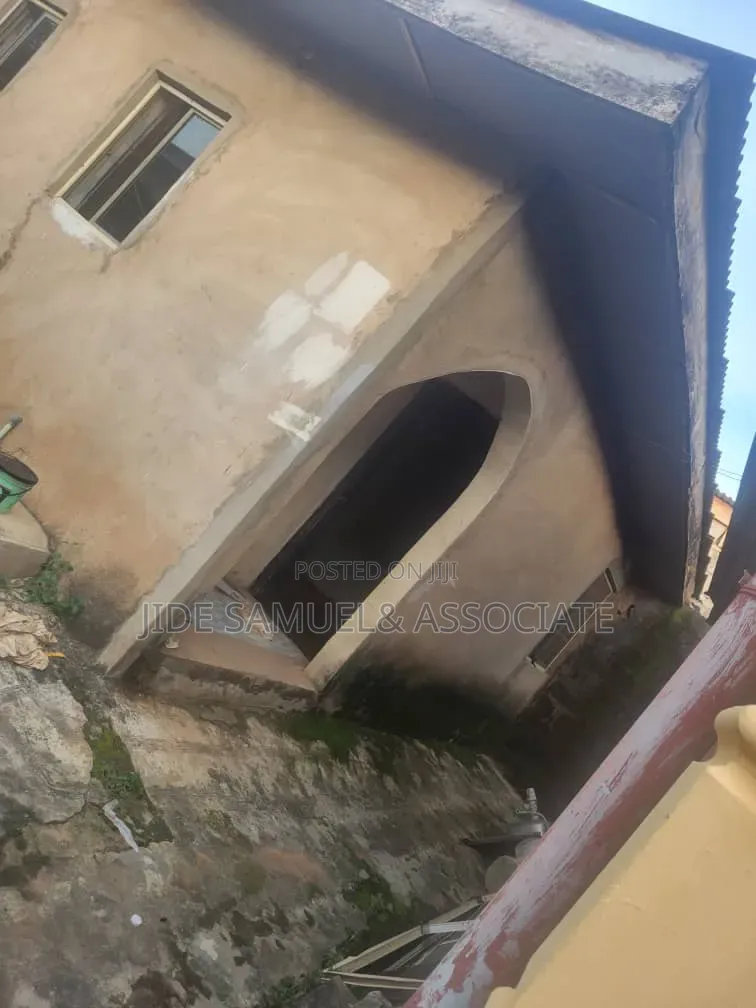1bdrm Apartment in Ayobo for rent