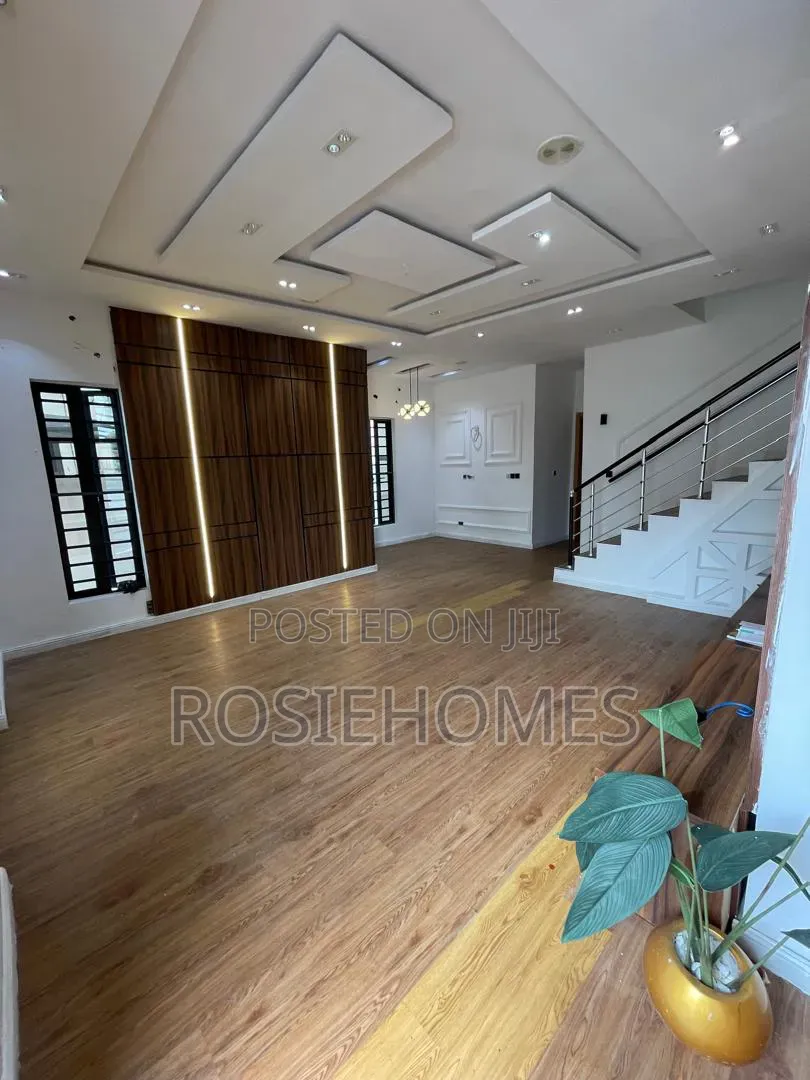 5bdrm Duplex in Ikota Gra for rent