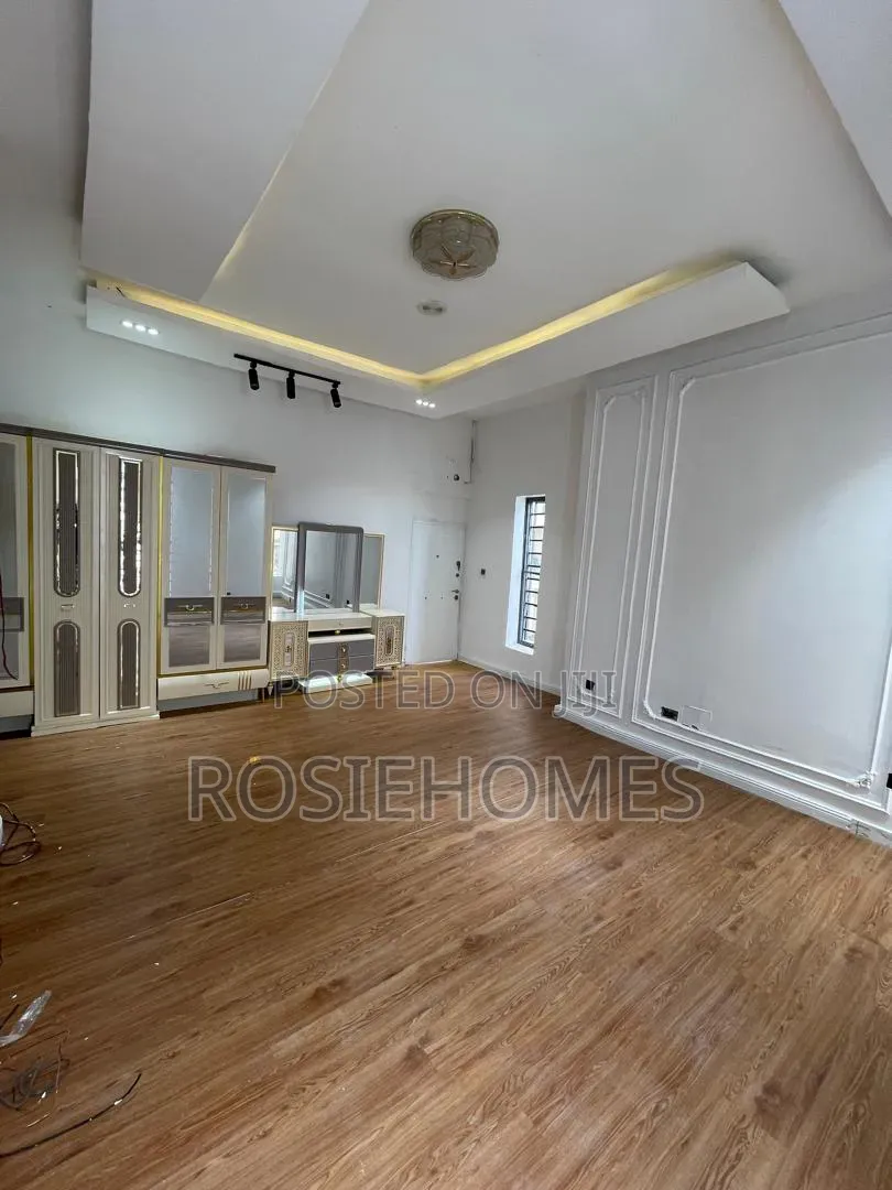5bdrm Duplex in Ikota Gra for rent