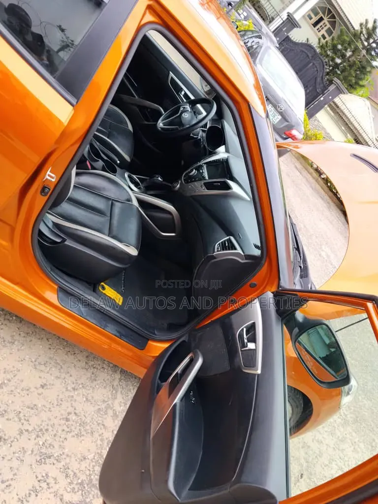 Hyundai Veloster 2013 Orange