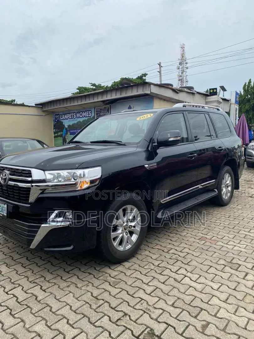 Toyota Land Cruiser 4.5 V8 GXR 2021 Black