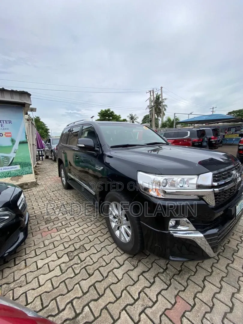 Toyota Land Cruiser 4.5 V8 GXR 2021 Black
