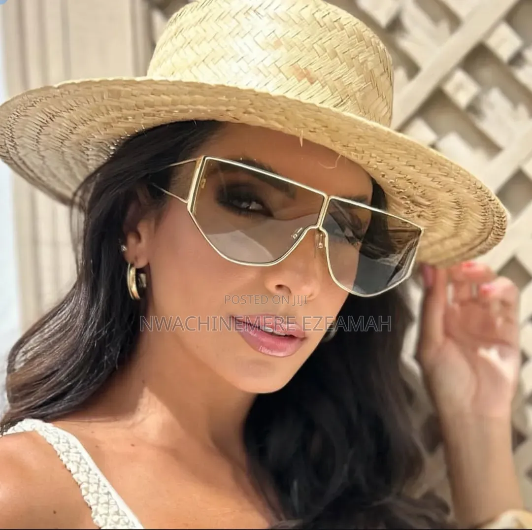 Oversized Pretty Sunglasses –Brown,Tea Gradient Lens + Suede Pouch