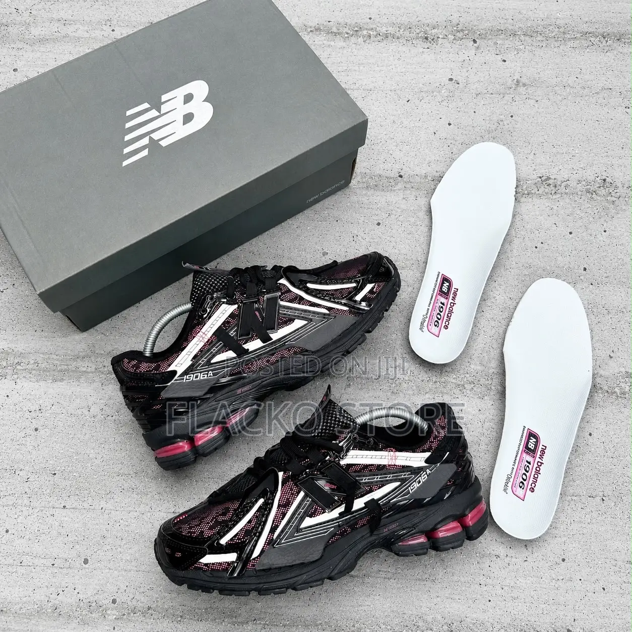 Original New Balance 1906a Dark Rose Sneakers