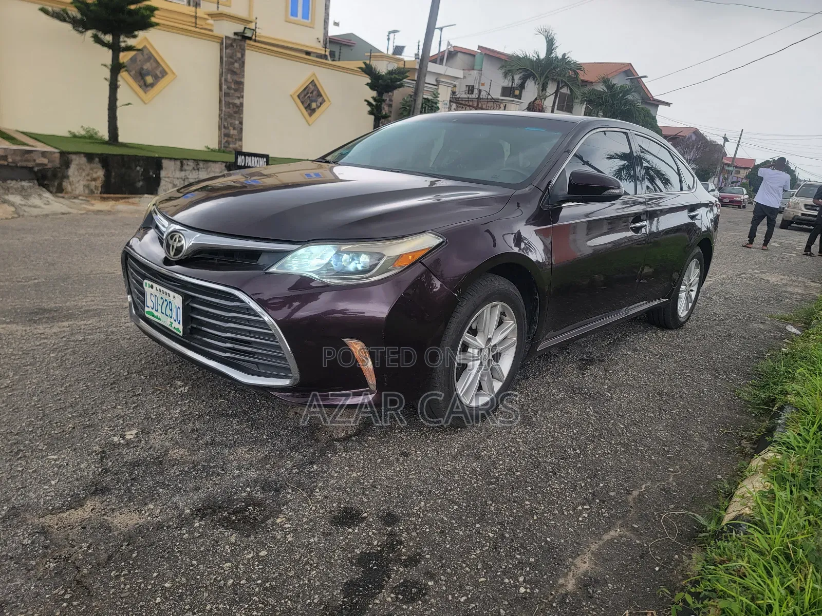 Toyota Avalon XLE Premium 4dr Sedan (3.5L 6cyl 6A) 2014 Purple