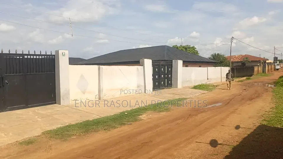 Furnished 2bdrm Block of Flats in Ganmo, Ifelodun-Kwara for sale