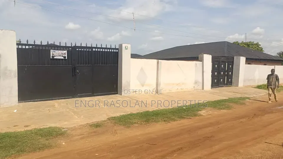 Furnished 2bdrm Block of Flats in Ganmo, Ifelodun-Kwara for sale