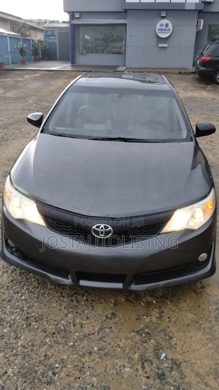 Toyota Camry 2014 Gray