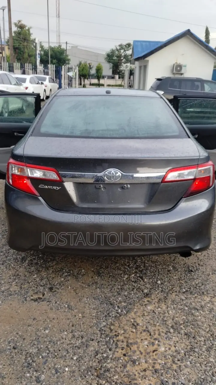 Toyota Camry 2014 Gray