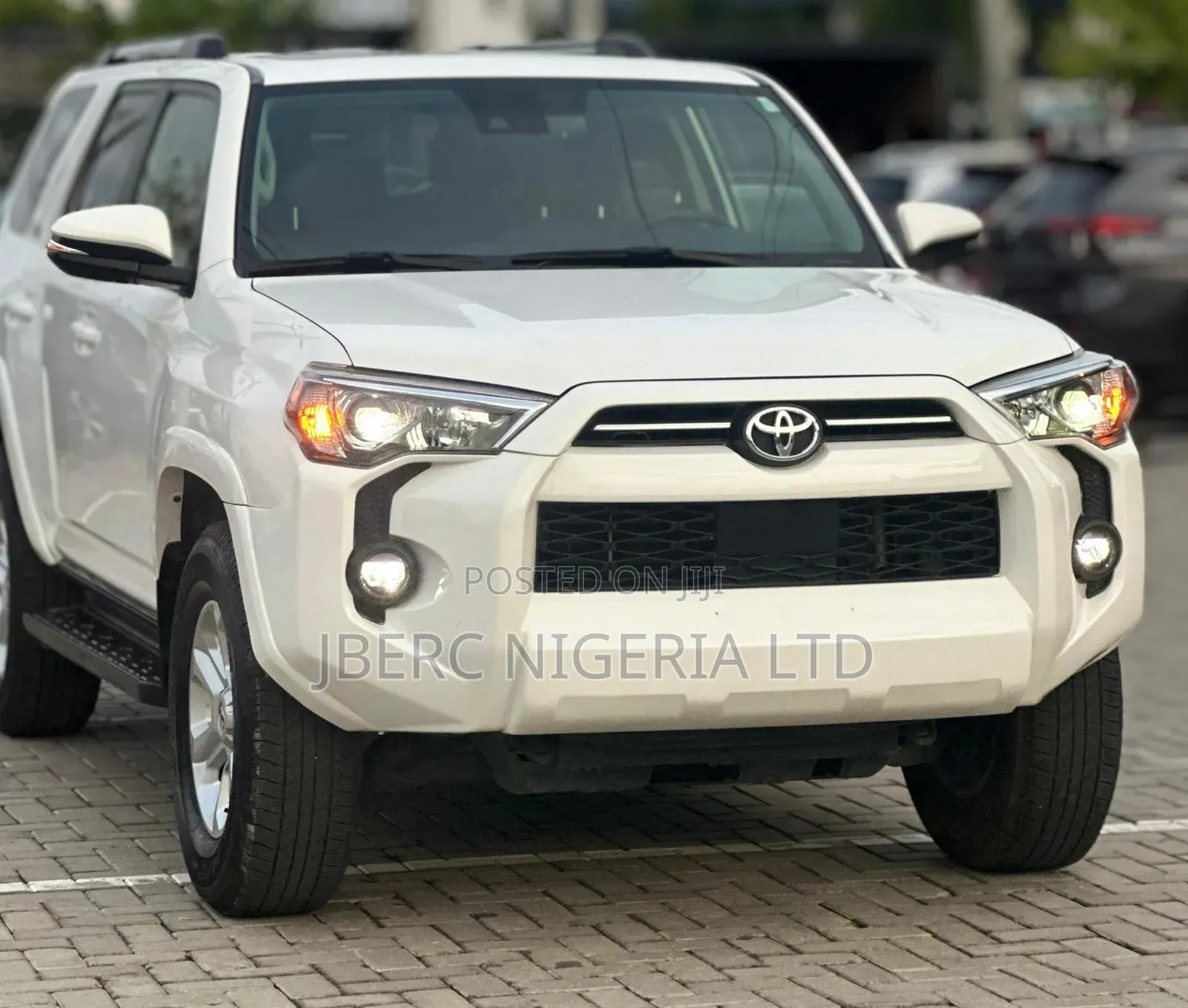 Toyota 4-Runner SR5 Premium 4WD 2023 White