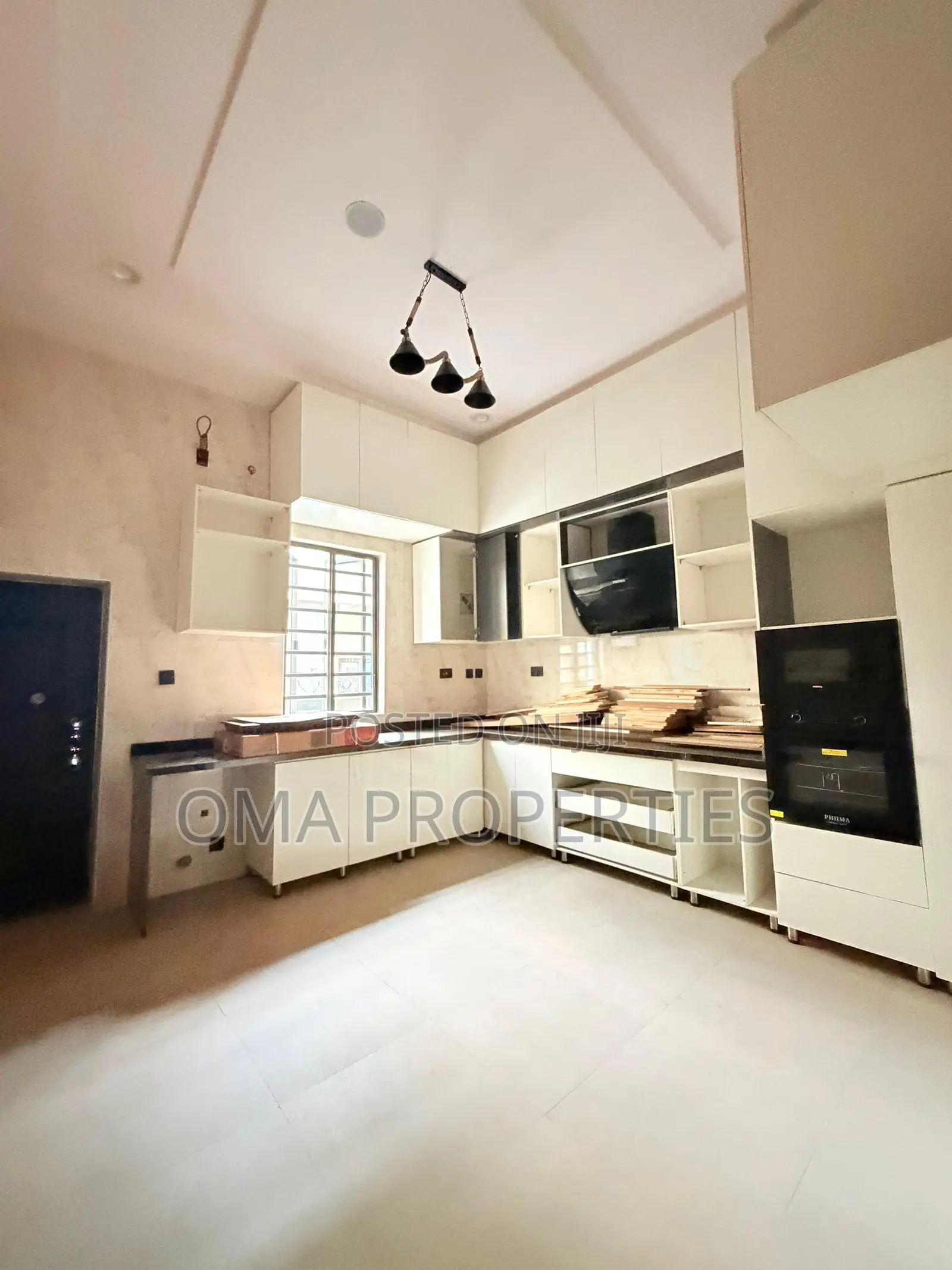 Furnished 5bdrm House in Omole Phase 2 for sale