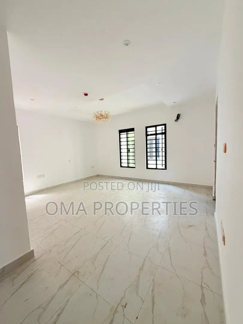 Furnished 5bdrm House in Omole Phase 1 for sale