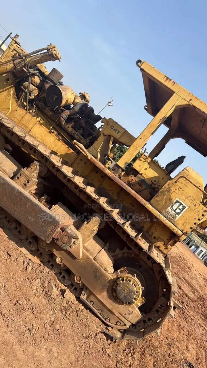 Hire/Lease D8k Bulldozer. We Also Take Up Clearing Project Per Hectare