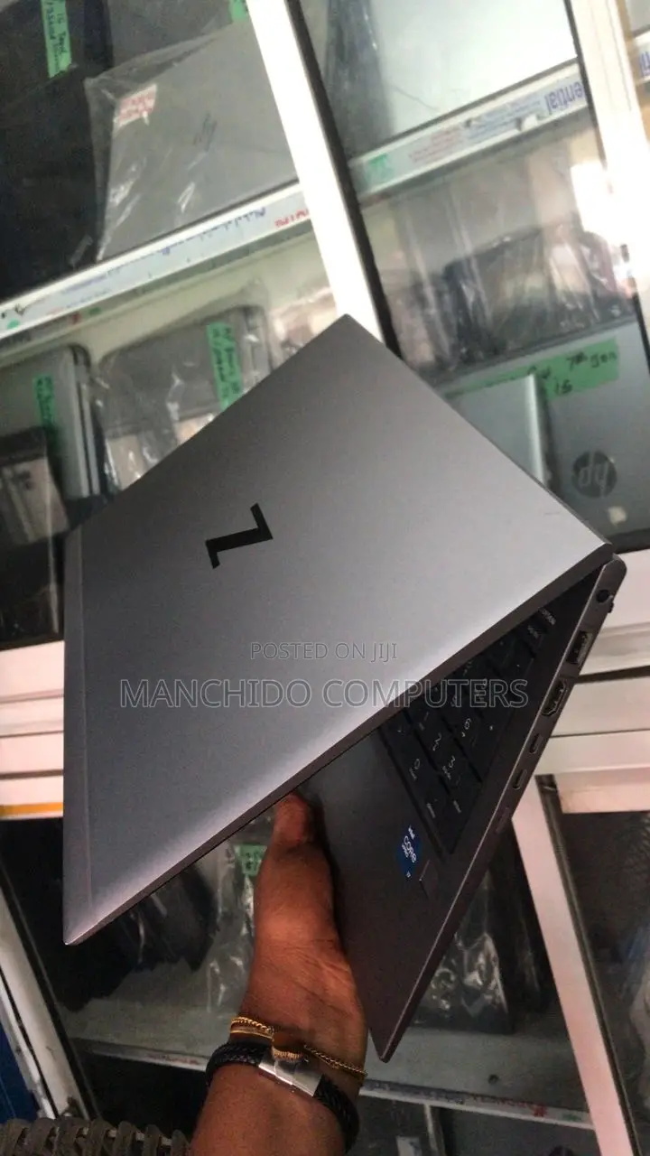 Laptop HP ZBook Firefly G8 16GB Intel Core i7 SSD 512GB