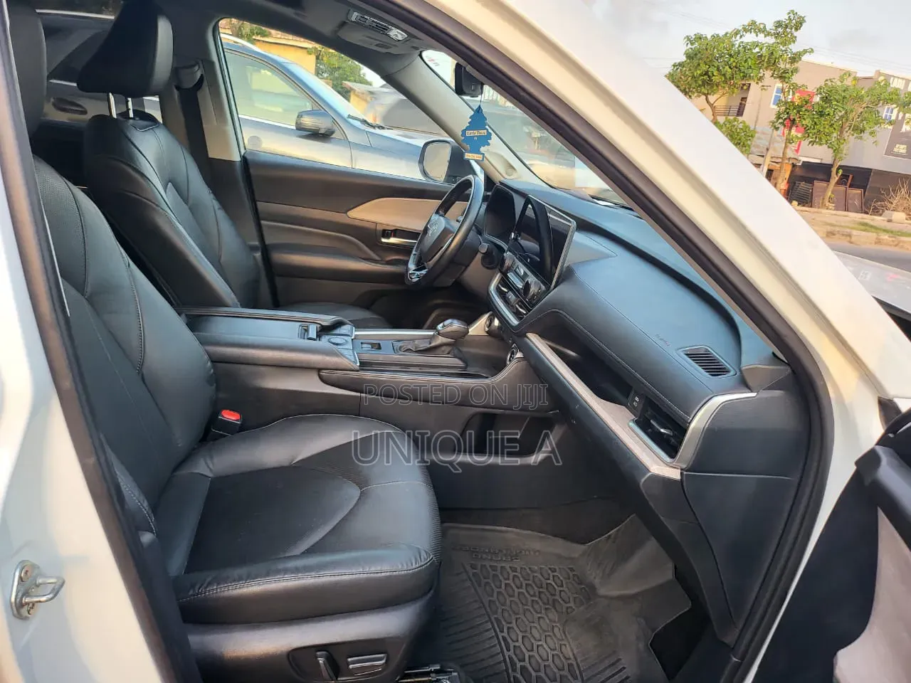 Toyota Highlander Platinum AWD 2024 White