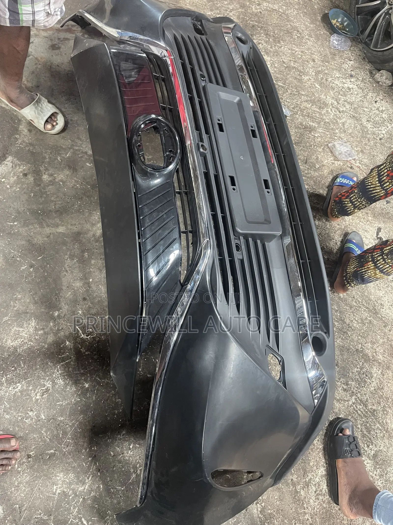 Front Bumper Venza 2020