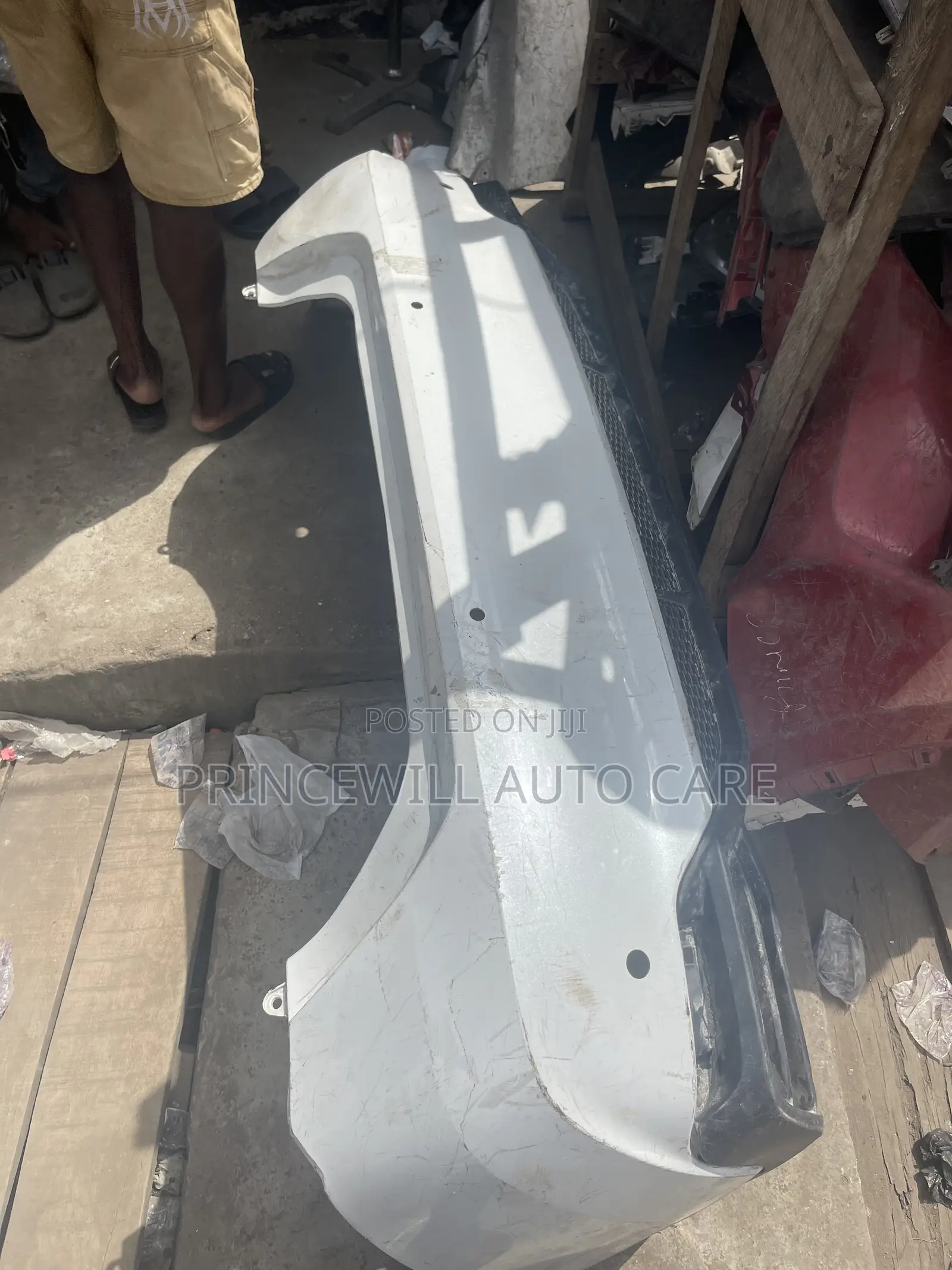 Back Bumper Avalon 2020
