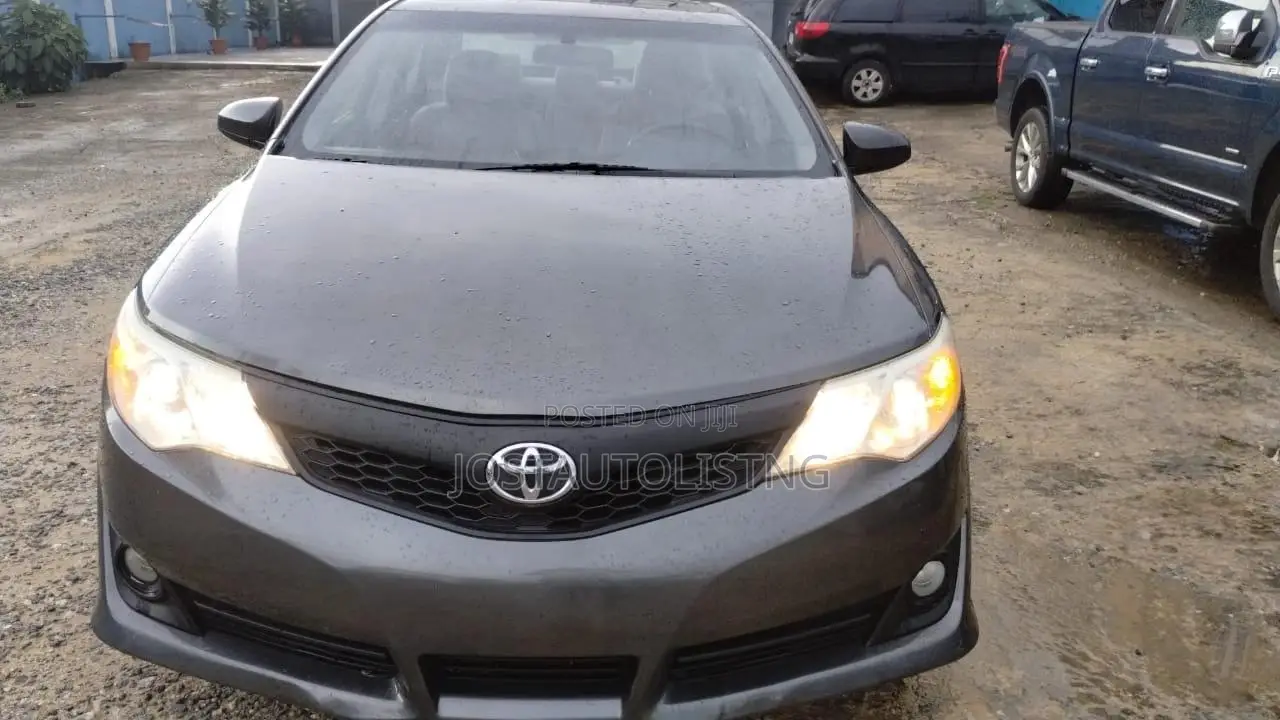 Toyota Camry 2014 Gray