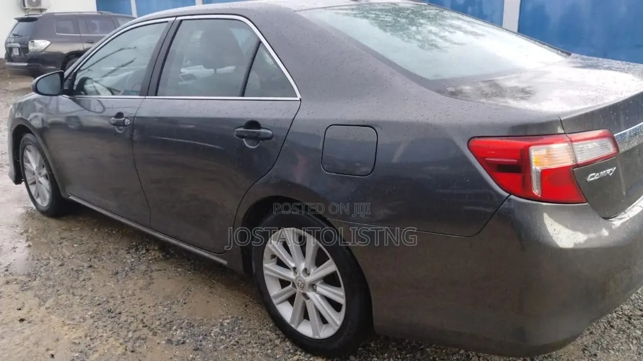 Toyota Camry 2014 Gray