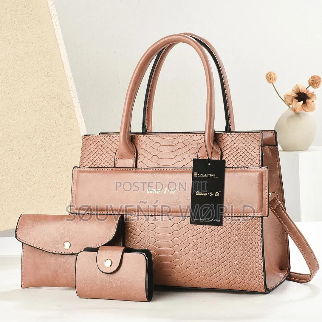 Beautiful College Strong Leader Hand Bags