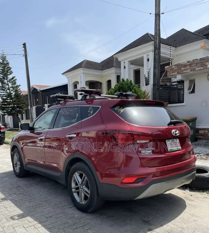 Hyundai Santa Fe 2017 Red