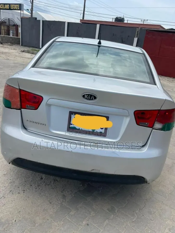 Kia Cerato 2011 Silver