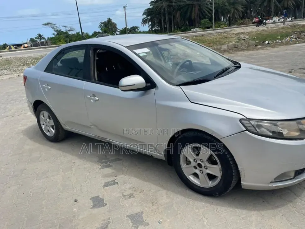 Kia Cerato 2011 Silver