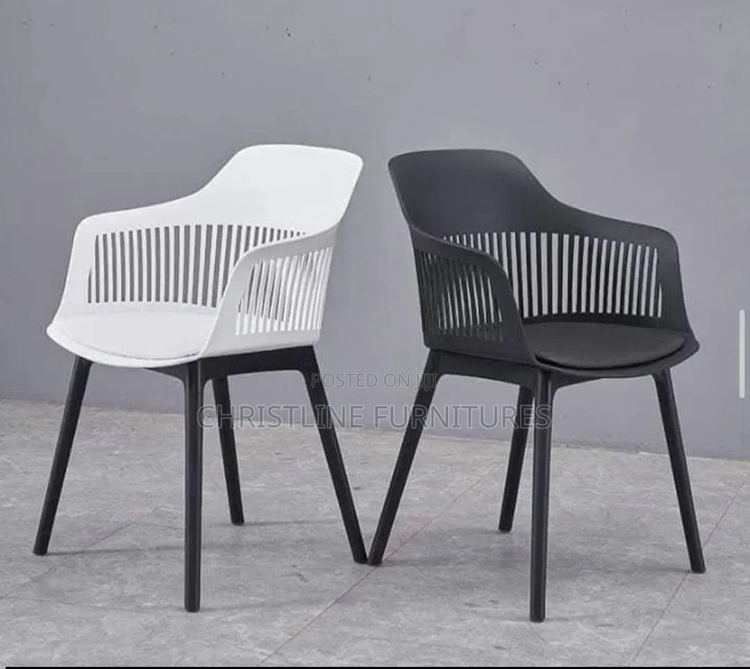 Beautiful Soft Leather Seat Plastic Chairs